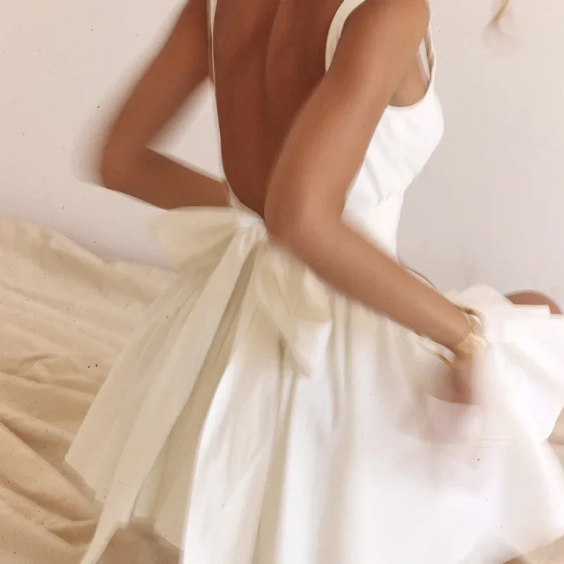 

Элегантное плиссированное платье с бантом и открытой спиной, женские модные белые мини-платья на бретелях с квадратным вырезом, летние шикарные женские платья Y2k