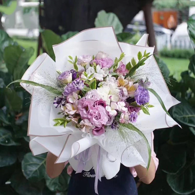 20pcs Jelly Film Flower Wrapping Paper Waterproof High-grade Golden Line Florist Wrapped Paper Flower Bouquet Wrapping Paper 
20pcs Jelly Film Flower Wrapping Paper Waterproof High-grade Golden Line Florist Wrapped Paper Flower Bouquet Wrapping Paper