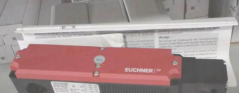 For EUCHNER TP3-4141A024MC2184 100139 Safety Switch
For EUCHNER TP3-4141A024MC2184 100139 Safety Switch