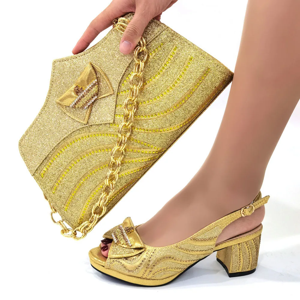 New Arrival Gold Color Shoes and Bag Set African Sets 2022 Italian Shoes with Matching Bags for Wedding Italy Party Shoes
New Arrival Gold Color Shoes and Bag Set African Sets 2022 Italian Shoes with Matching Bags for Wedding Italy Party Shoes