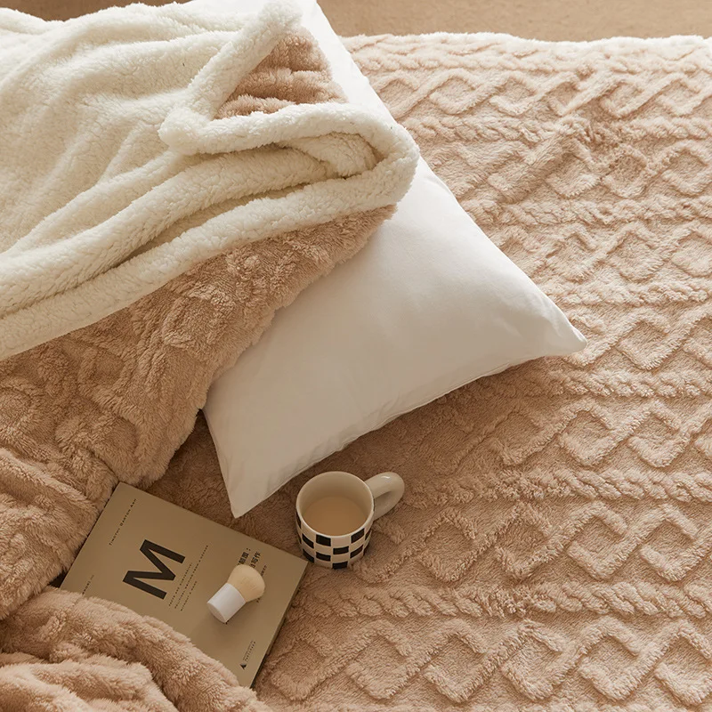 Soft Lamb Wool Blanket Winter Bed Sheet Office Leisure Nap Blanket Sofa Throw Blankets Double Layer Warm Cashmere Coral Bedding
Soft Lamb Wool Blanket Winter Bed Sheet Office Leisure Nap Blanket Sofa Throw Blankets Double Layer Warm Cashmere Coral Bedding