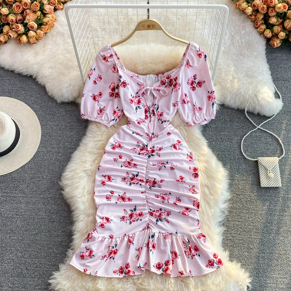 2022 летнее корейское шикарное плиссированное платье с квадратным воротником и цветочным рисунком, облегающее платье с рукавами-пузырьками и ягодицами
2022 летнее корейское шикарное плиссированное платье с квадратным воротником и цветочным рисунком, облегающее платье с рукавами-пузырьками и ягодицами