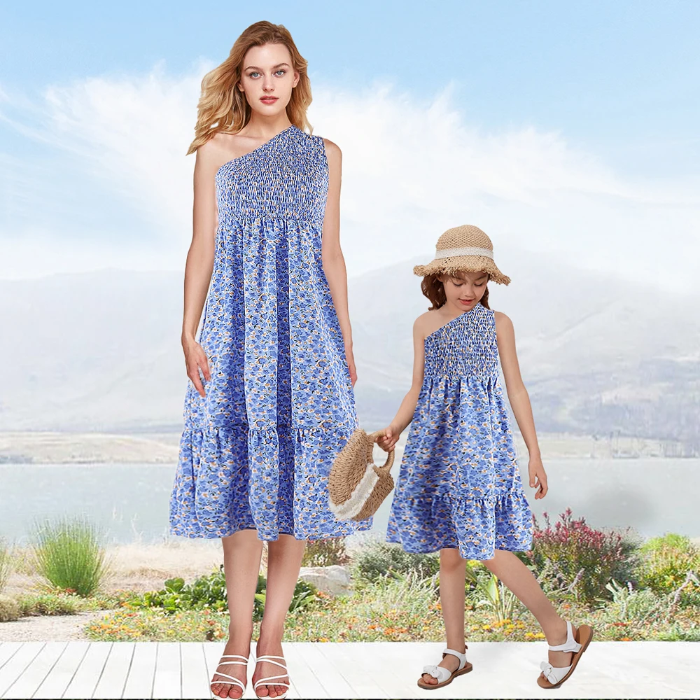 2022 New Family Matching Outfits Women Girls Kids Dress Parent-Child Casual Clothes Mother Daughter Beachwear
2022 New Family Matching Outfits Women Girls Kids Dress Parent-Child Casual Clothes Mother Daughter Beachwear