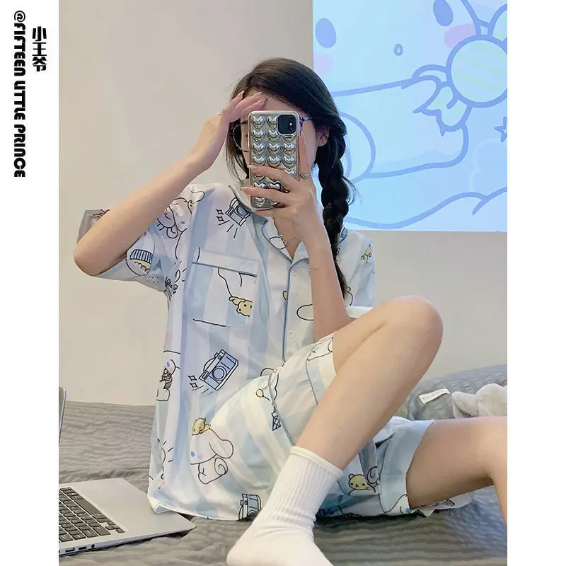 Новые милые летние женские шорты Sanriod аниме вокруг Cinnamoroll Mymelody Kuromi с героями мультфильмов с коротким рукавом Свободные пижамы
Новые милые летние женские шорты Sanriod аниме вокруг Cinnamoroll Mymelody Kuromi с героями мультфильмов с коротким рукавом Свободные пижамы