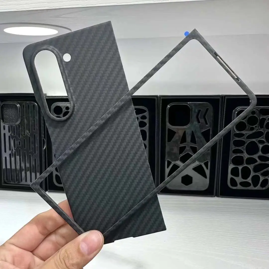 Real Carbon Fiber Case for Galaxy Z Fold 5 Case Ultra-thin Hard Shockproof Cover for Samsung Galaxy Z Fold 5 Aramid Fiber Cover 
Real Carbon Fiber Case for Galaxy Z Fold 5 Case Ultra-thin Hard Shockproof Cover for Samsung Galaxy Z Fold 5 Aramid Fiber Cover