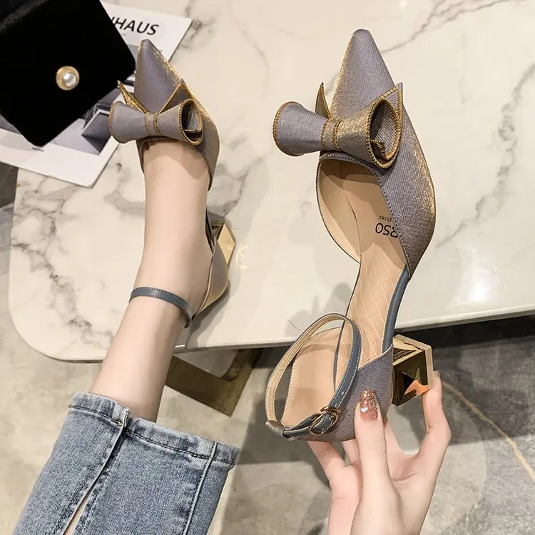2022 Summer High Heels Ladies Pointed Toe Buckle Strap Bow Square Heel Party Breathable Wedding Medium Blue White Black 34-40
2022 Summer High Heels Ladies Pointed Toe Buckle Strap Bow Square Heel Party Breathable Wedding Medium Blue White Black 34-40