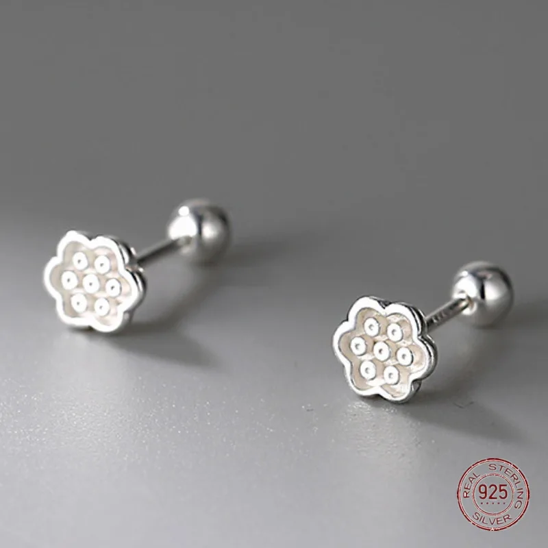 Серьги-гвоздики женские из серебра 925 пробы в виде лотоса 
Серьги-гвоздики женские из серебра 925 пробы в виде лотоса