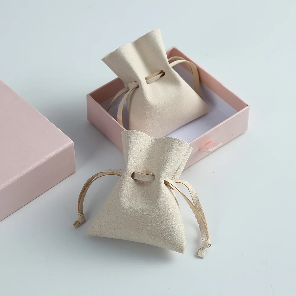 Новейшие мешочки для ювелирных изделий на шнурке, бежевые мешочки из микрофибры для упаковки ожерелий и серег, подарок StorangeChristmas Вечерние
Новейшие мешочки для ювелирных изделий на шнурке, бежевые мешочки из микрофибры для упаковки ожерелий и серег, подарок StorangeChristmas Вечерние