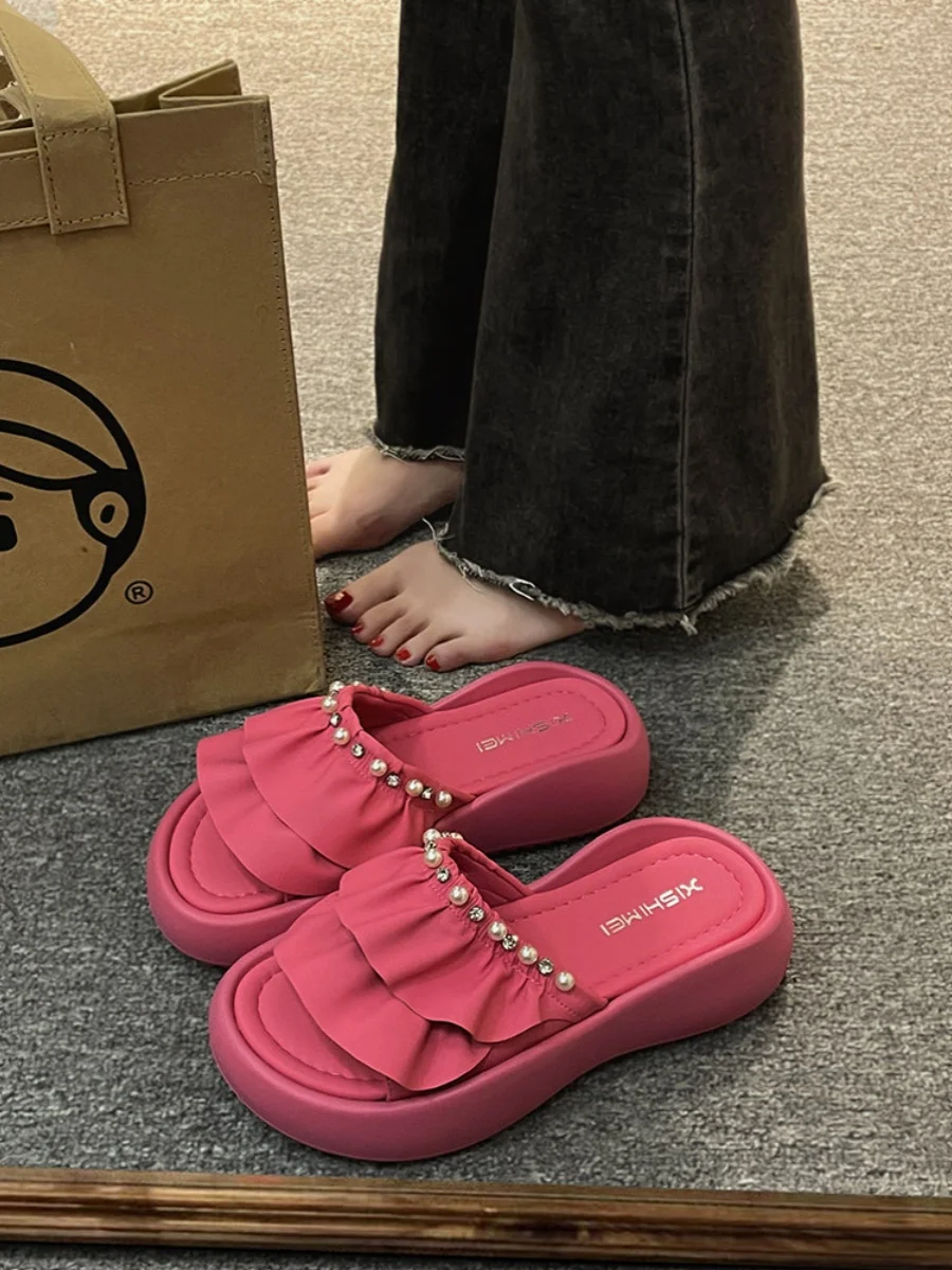 Тапки женские на плоской подошве, шикарные сланцы, дизайнерская мягкая пляжная обувь с бусинами, лето 2023
Тапки женские на плоской подошве, шикарные сланцы, дизайнерская мягкая пляжная обувь с бусинами, лето 2023