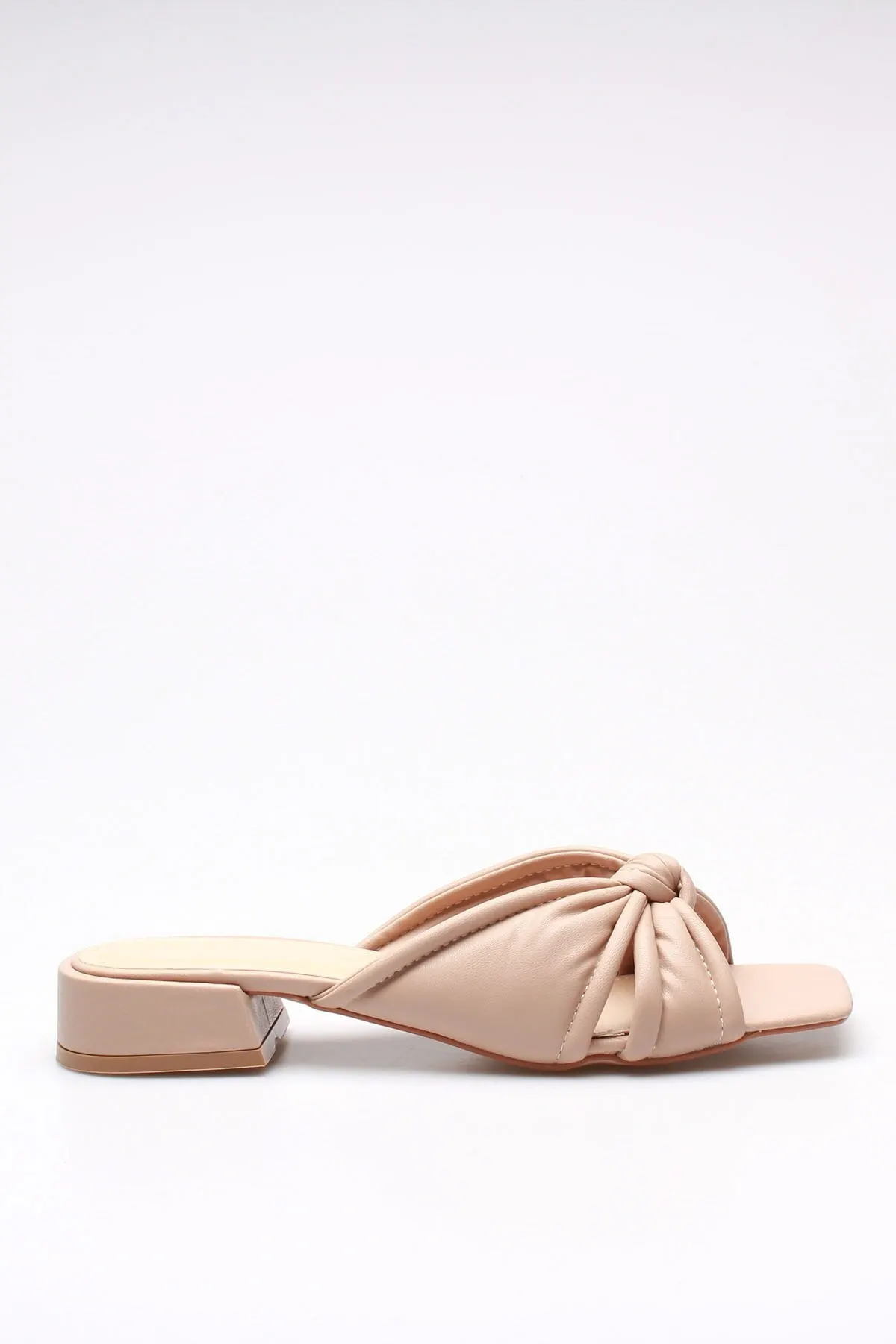 Fashion Style women's Beige Leather Slippers Sandals And Slippers
Fashion Style women's Beige Leather Slippers Sandals And Slippers