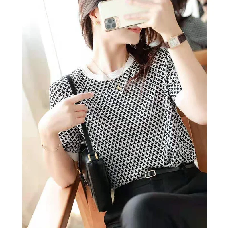Tops Women Embroidery Plaid Basic Casual Knitting Tshirts T-Shirt Female O Neck Short Sleeve Loose Thin Summer Tee Shirts Femme
Tops Women Embroidery Plaid Basic Casual Knitting Tshirts T-Shirt Female O Neck Short Sleeve Loose Thin Summer Tee Shirts Femme
