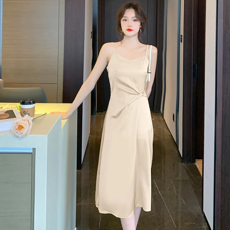 2022 Women Satin Deep V Neck Sexy Dress Solid Straight Pajamas Party Dress Elegant Female Summer Spaghetti Strap Dress 5XL 6XL
2022 Women Satin Deep V Neck Sexy Dress Solid Straight Pajamas Party Dress Elegant Female Summer Spaghetti Strap Dress 5XL 6XL