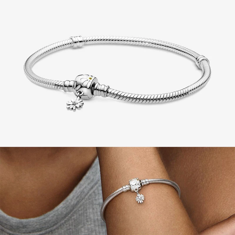 Original 925 Sterling Silver Creative Daisy Flower Button Pan Bracelet Fit European Charm Bracelets Women Jewelry
Original 925 Sterling Silver Creative Daisy Flower Button Pan Bracelet Fit European Charm Bracelets Women Jewelry