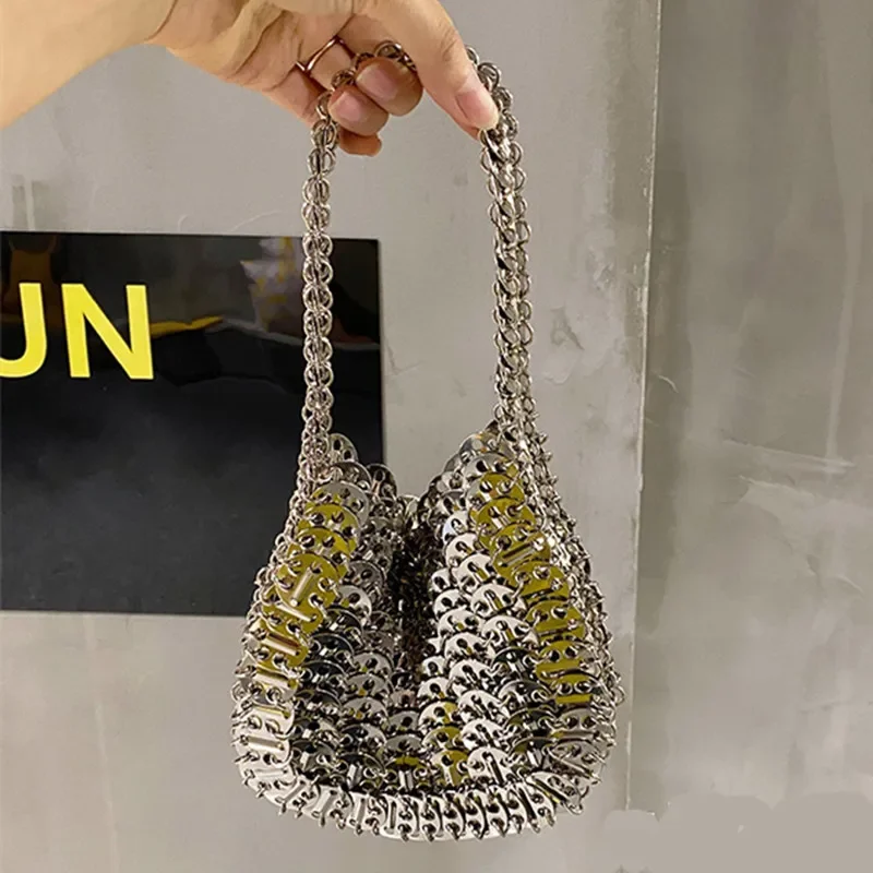 Women Bags Silver Metal Evening Bags Sequins Chain Woven Bag Hollow Clutch Purse Female Travel Holiday Shoulder Bag Handbag
Women Bags Silver Metal Evening Bags Sequins Chain Woven Bag Hollow Clutch Purse Female Travel Holiday Shoulder Bag Handbag