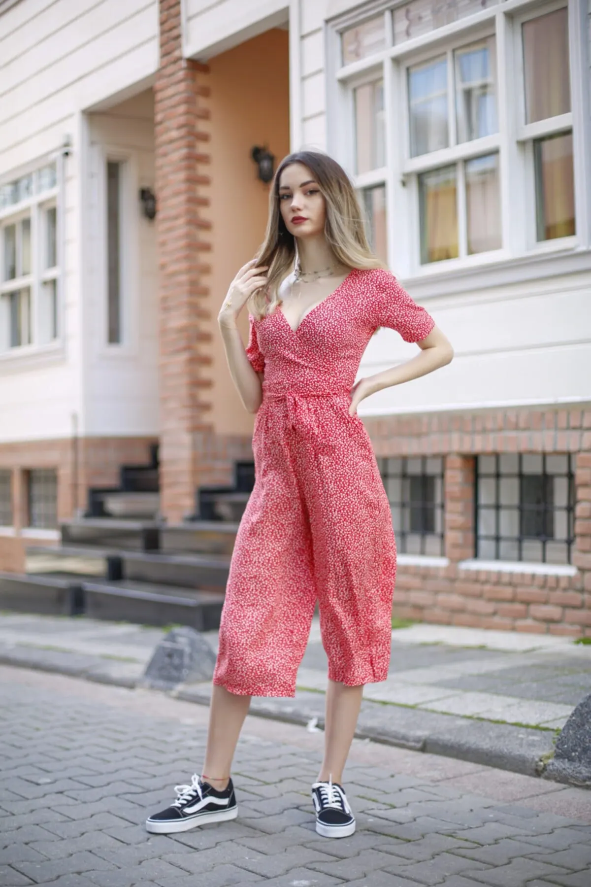 Women's Overalls Red Zippered Floral Pattern Belted Jumpsuit Hot Casual Fashion Sleeveless Baggy Trousers
Women's Overalls Red Zippered Floral Pattern Belted Jumpsuit Hot Casual Fashion Sleeveless Baggy Trousers