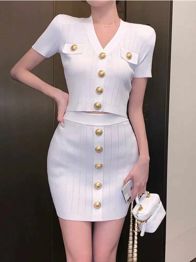 High Quality Luxurious Knitted Two Piece Set Women Cardigan Crop Top + Bodycon Skirt Suits Fashion Casual All-match 2 Piece Sets
High Quality Luxurious Knitted Two Piece Set Women Cardigan Crop Top + Bodycon Skirt Suits Fashion Casual All-match 2 Piece Sets