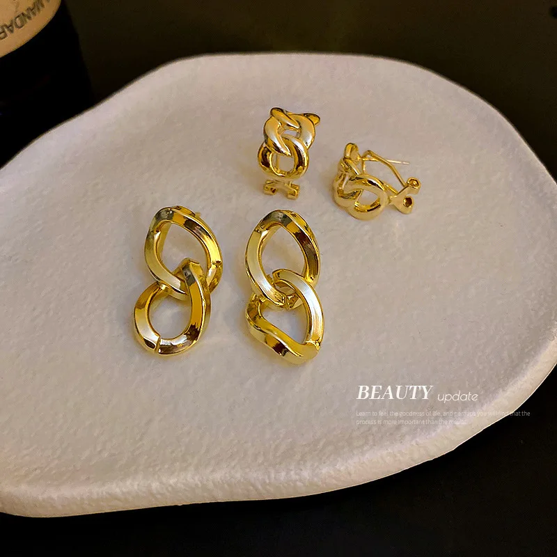 Minar Punk 2 Designs Chunky Cuban Chain Hoop Earrings for Women Mujer Gold Color Alloy Hollow Linked Statement Earring Jewelry 
Minar Punk 2 Designs Chunky Cuban Chain Hoop Earrings for Women Mujer Gold Color Alloy Hollow Linked Statement Earring Jewelry