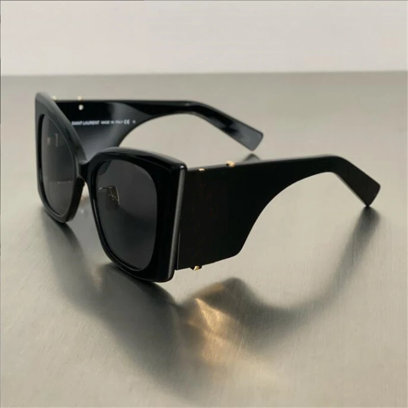 2023 Black big frame big face sunglasses cat eye fashion Temperament style white brand luxury glasses wholesale
2023 Black big frame big face sunglasses cat eye fashion Temperament style white brand luxury glasses wholesale