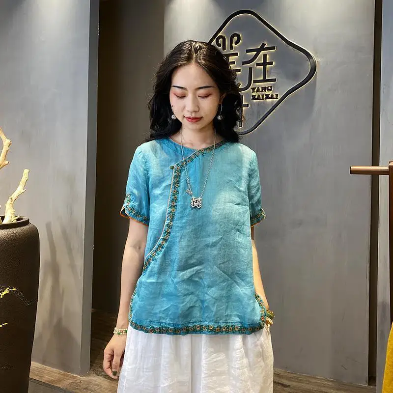 2023 Chinese Cotton Linen Embroidered Top Summer Ethnic Style Vintage Literary Round Neck Short Sleeved Women Tangsuits Blouse
2023 Chinese Cotton Linen Embroidered Top Summer Ethnic Style Vintage Literary Round Neck Short Sleeved Women Tangsuits Blouse