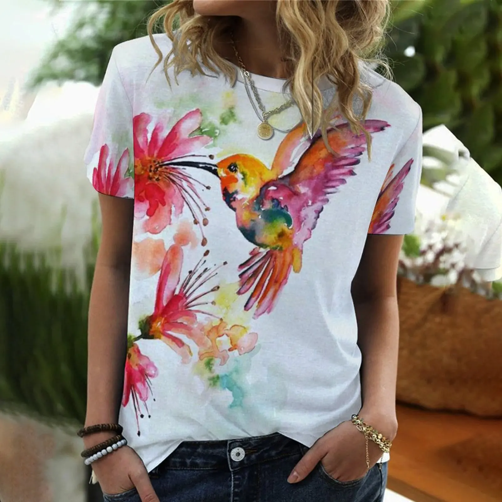 2022 European and American foreign trade summer new hummingbird print round neck short-sleeved T-shirt top women
2022 European and American foreign trade summer new hummingbird print round neck short-sleeved T-shirt top women
