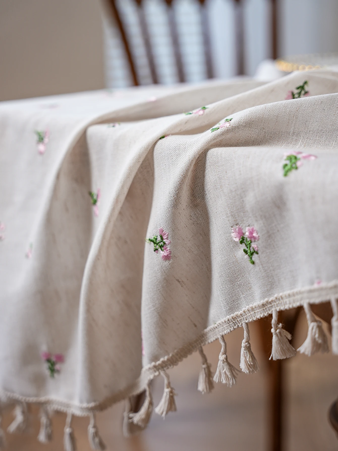 Свежая Розовая Цветочная Вышивка, Подвесная Скатерть С Шипами, Пасторальный Стиль Для Гостиной, Кухни, Декора Обеденного Стола
Свежая Розовая Цветочная Вышивка, Подвесная Скатерть С Шипами, Пасторальный Стиль Для Гостиной, Кухни, Декора Обеденного Стола