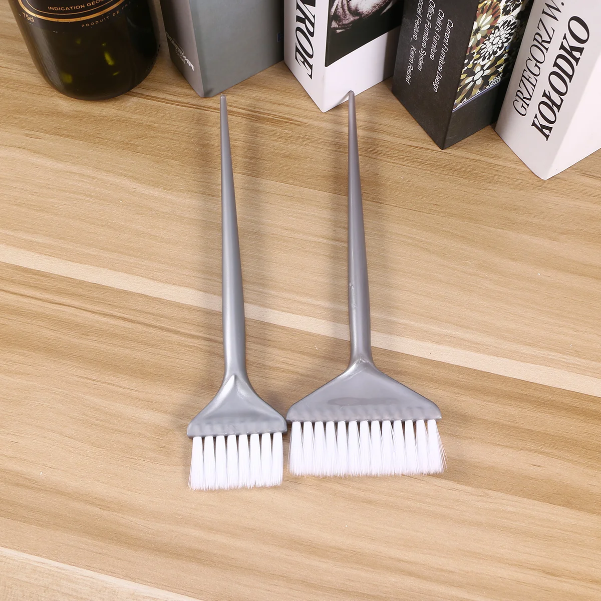 4 PCS Set Dye Brush Set Hair Dye Kit Hair Brush Hair Dye Comb Color Tint Applicator Hairdressing Brush Travel
4 PCS Set Dye Brush Set Hair Dye Kit Hair Brush Hair Dye Comb Color Tint Applicator Hairdressing Brush Travel