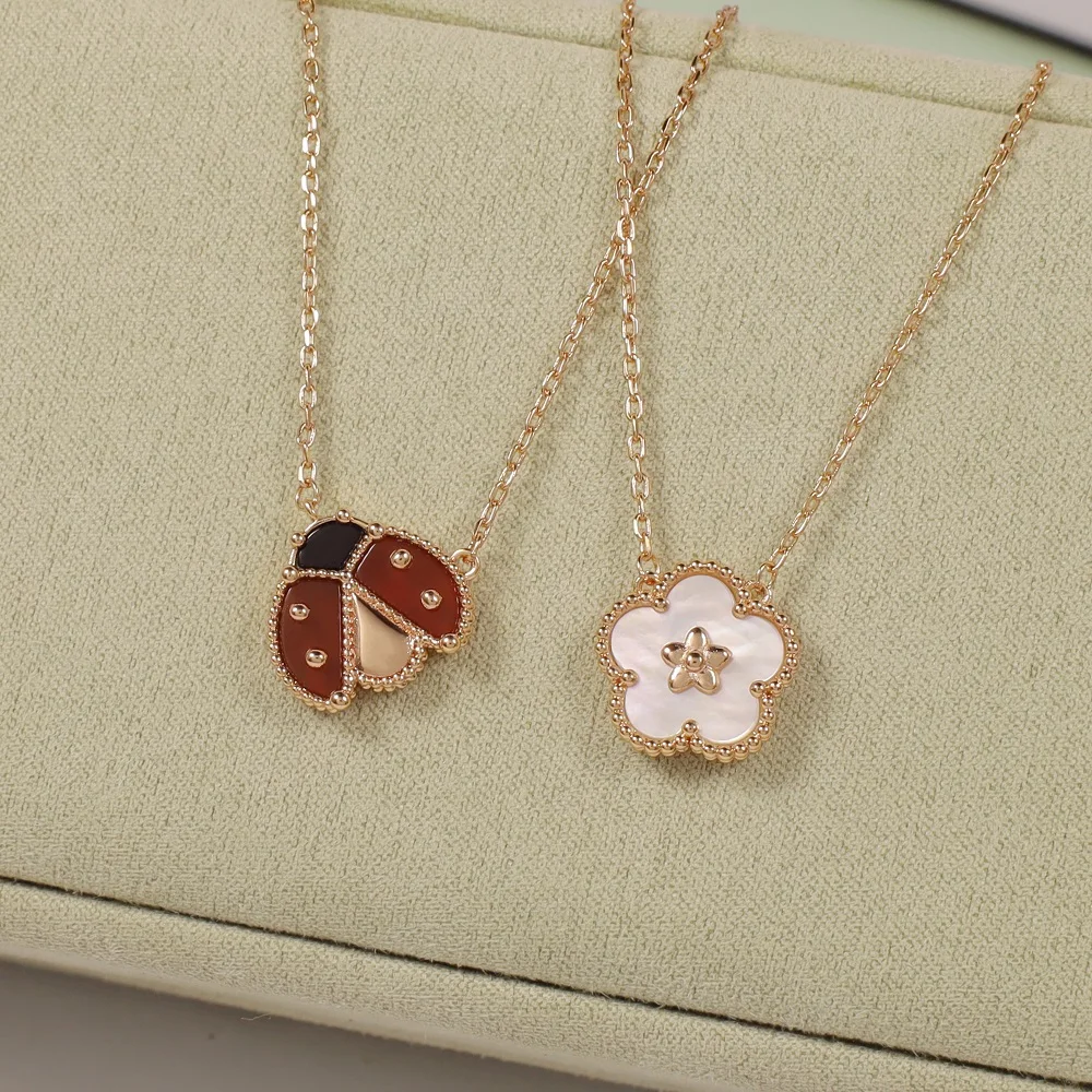 Classic 925 Sterling Silver Carnelian Ladybug Pendant Shell Plum Blossom Necklace Women Fashion Brand Fine Luxury Jewelry
Classic 925 Sterling Silver Carnelian Ladybug Pendant Shell Plum Blossom Necklace Women Fashion Brand Fine Luxury Jewelry