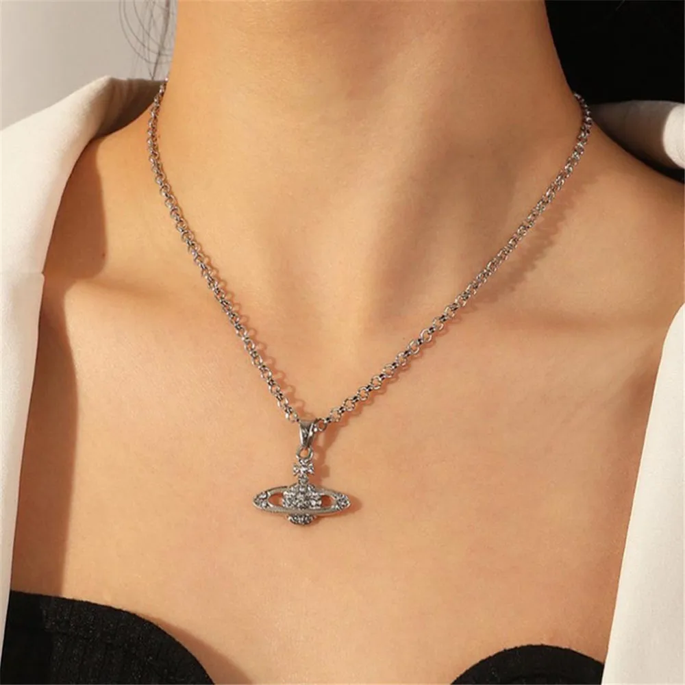 Women Crystal Saturn Necklace Anime Pendant Fashion Punk Retro Rhinestone Silver Color Metal Necklace Female Party Jewelry Gifts
Women Crystal Saturn Necklace Anime Pendant Fashion Punk Retro Rhinestone Silver Color Metal Necklace Female Party Jewelry Gifts