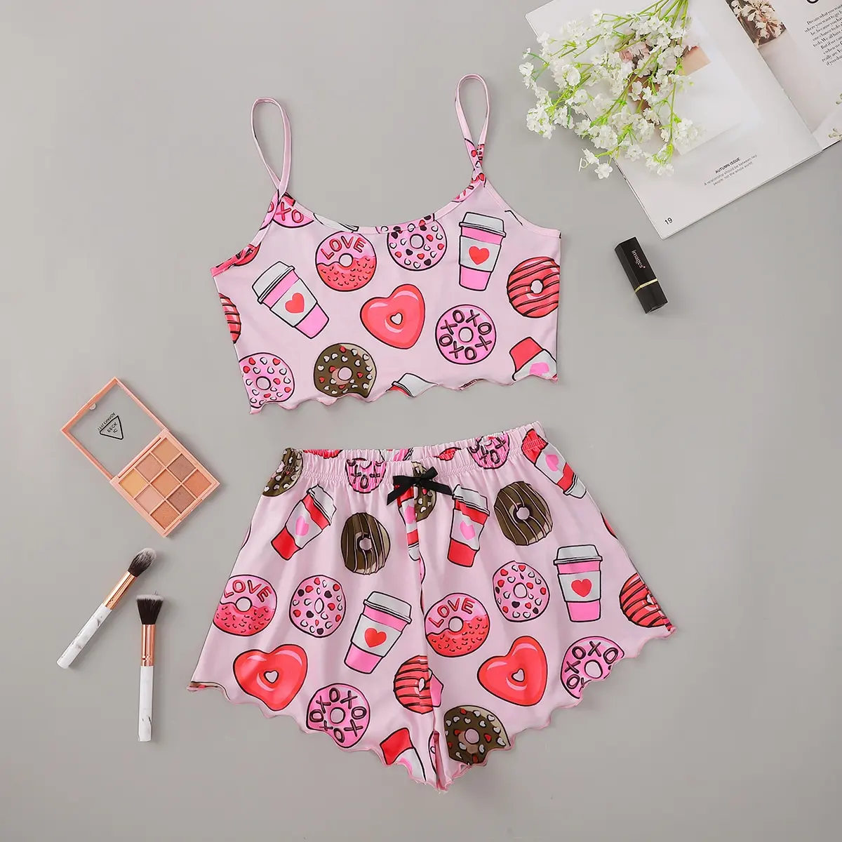 

Lovely Floral Print Halter Tops and Bows Embellished With Wave-Cut Shorts Pajama Housecoat Set