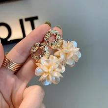 Elegant And Exquisite Acrylic Petal Pendant Earrings For Women 2023 New Classic Jewelry Unusual Earrings For Luxury Party Girls