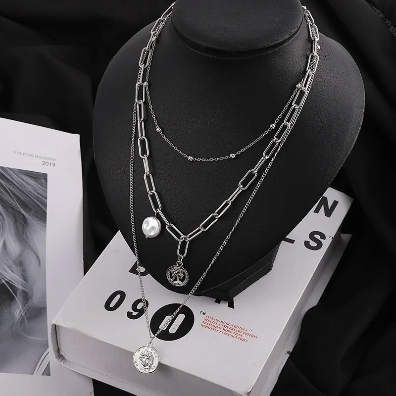 Necklace Ornaments Head Pendant Hip Hop Simple Multi-layer Beautiful Head Design Sweater Chain Ornaments
Necklace Ornaments Head Pendant Hip Hop Simple Multi-layer Beautiful Head Design Sweater Chain Ornaments