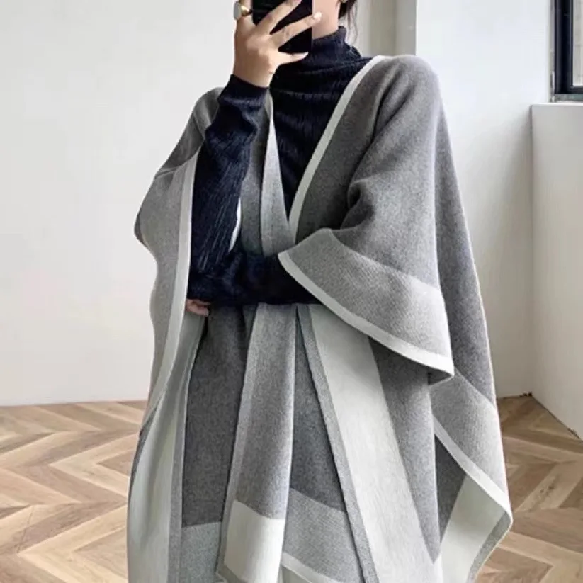 

Autumn Winter Irregular Color Contrast Cape Fashion Temperament Wool Knitted Cardigan Cape Poncho Lady Capes Gray Cloaks