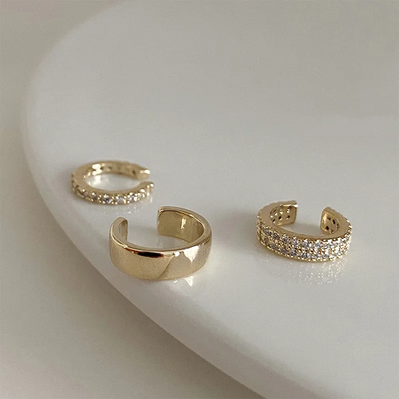 Fashion Delicate Zircon Cute Clip Earrings Female Buckle EarCuff No Piercings Fake Cartilage Ear for Women Jewelry 2021
Fashion Delicate Zircon Cute Clip Earrings Female Buckle EarCuff No Piercings Fake Cartilage Ear for Women Jewelry 2021