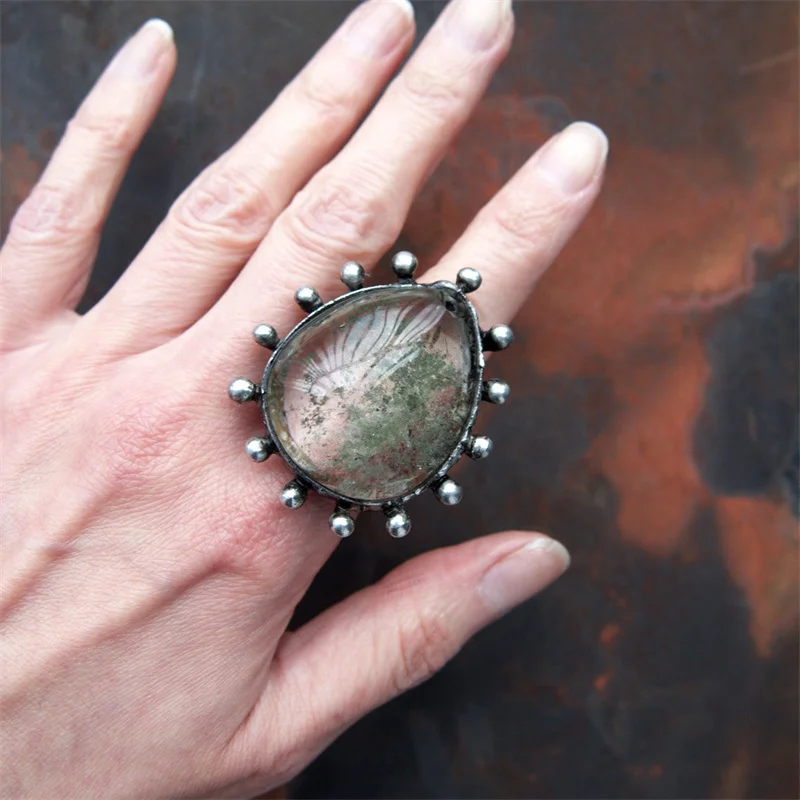 Vintage Antique Silver Colors Rings for Women Trendy Metal Inlaid White Stone Wedding Engagement Jewelry
Vintage Antique Silver Colors Rings for Women Trendy Metal Inlaid White Stone Wedding Engagement Jewelry
