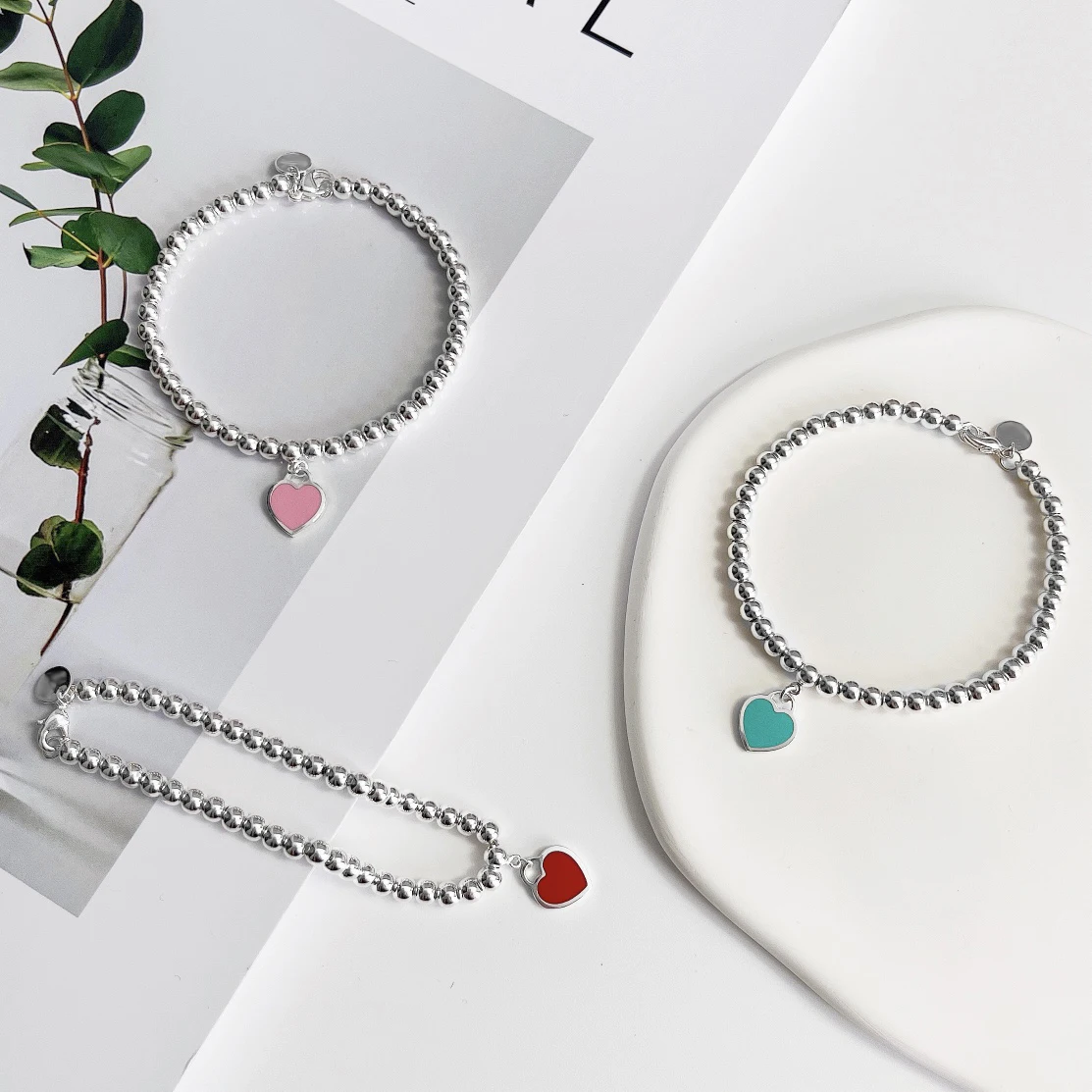 Fashion s925 sterling silver couple 4mm ball bead bracelet love pendant design simple and generous luxury brand party gift
Fashion s925 sterling silver couple 4mm ball bead bracelet love pendant design simple and generous luxury brand party gift
