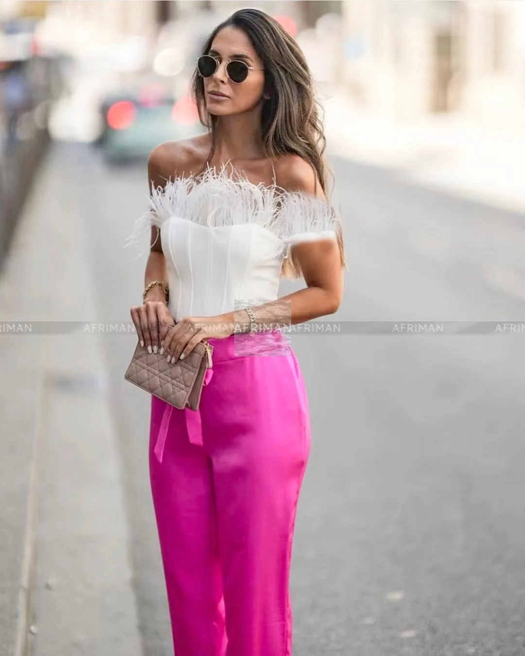 Женский Классический бюстгальтер со страусиными волосами, сексуальный уксусный Атласный топ с открытыми плечами в виде рыбьей кости
Женский Классический бюстгальтер со страусиными волосами, сексуальный уксусный Атласный топ с открытыми плечами в виде рыбьей кости