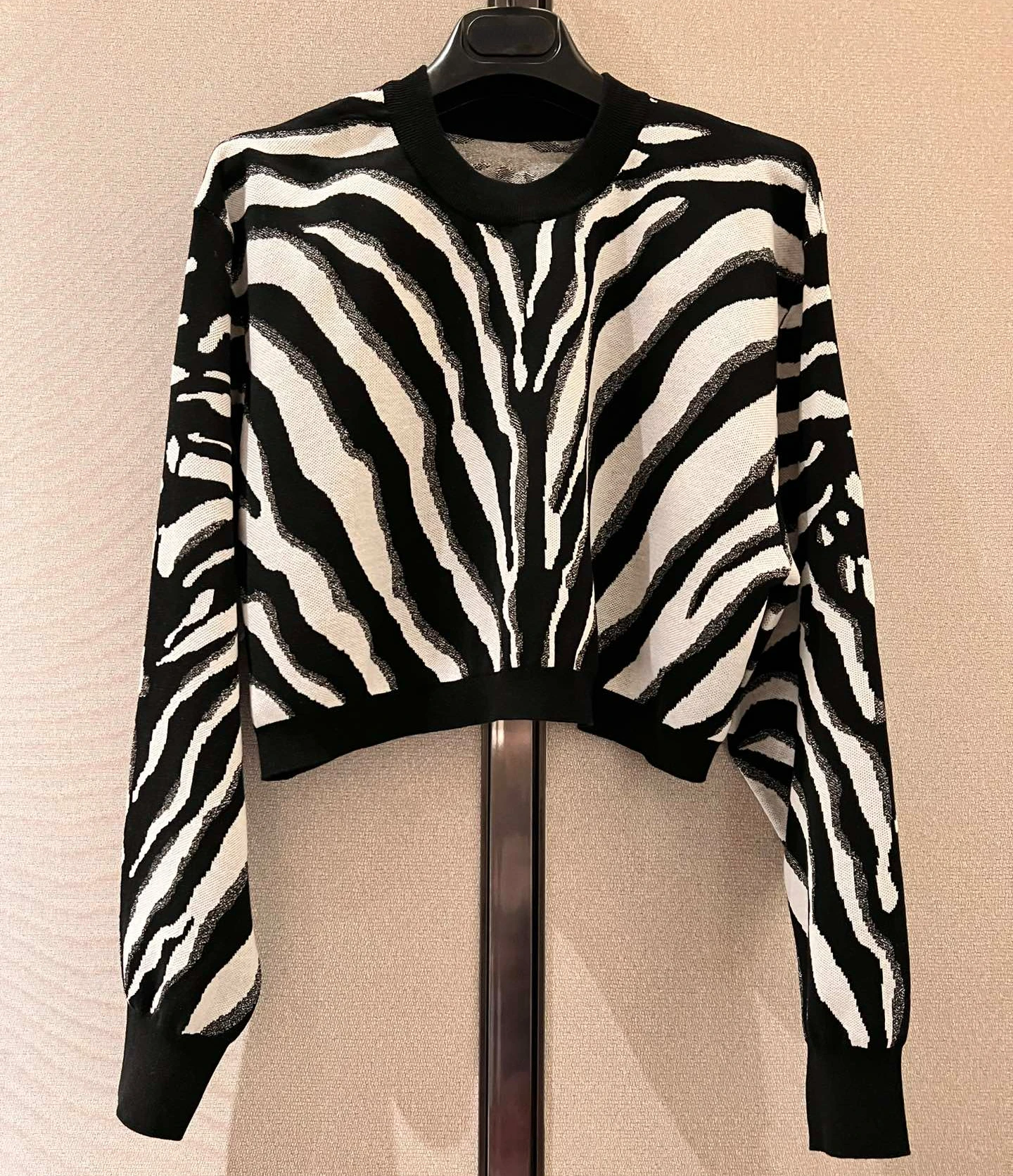 

Top quality 2022 Autumn Women's Sweater Zebra Stripes Print Regulai Fit O-Neck Autumn/Winter for grace ladies