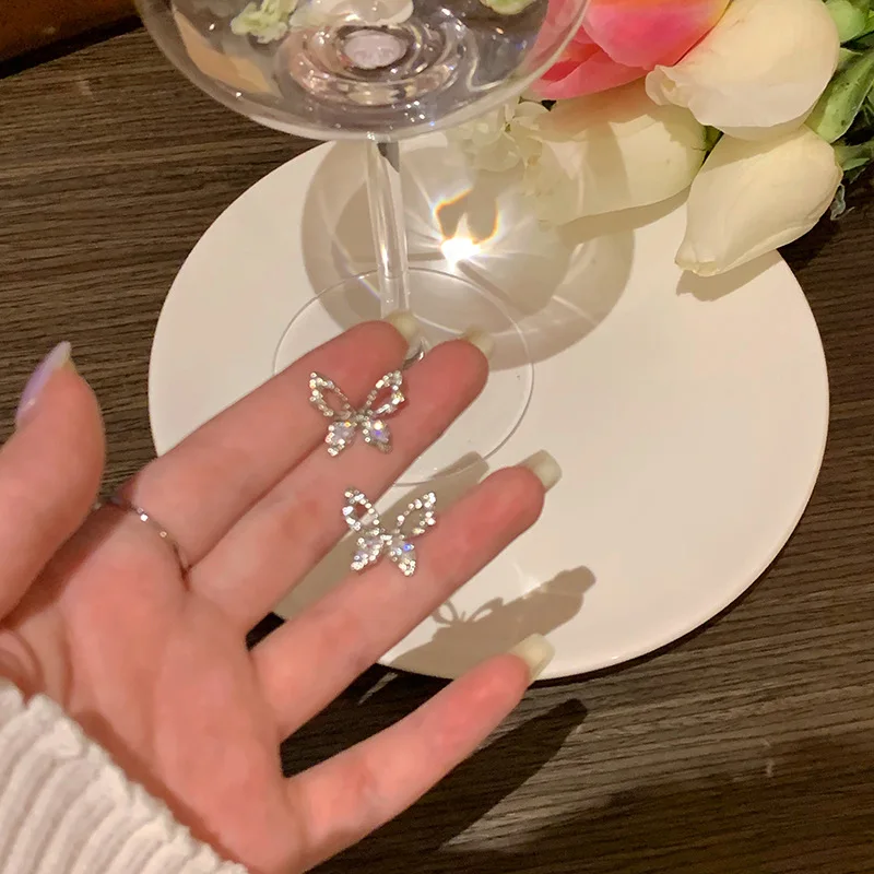 French Sweet Shiny Zirconia Butterfly Earring Student Jewelry Accessories Simple Bud Stud Earrings
French Sweet Shiny Zirconia Butterfly Earring Student Jewelry Accessories Simple Bud Stud Earrings