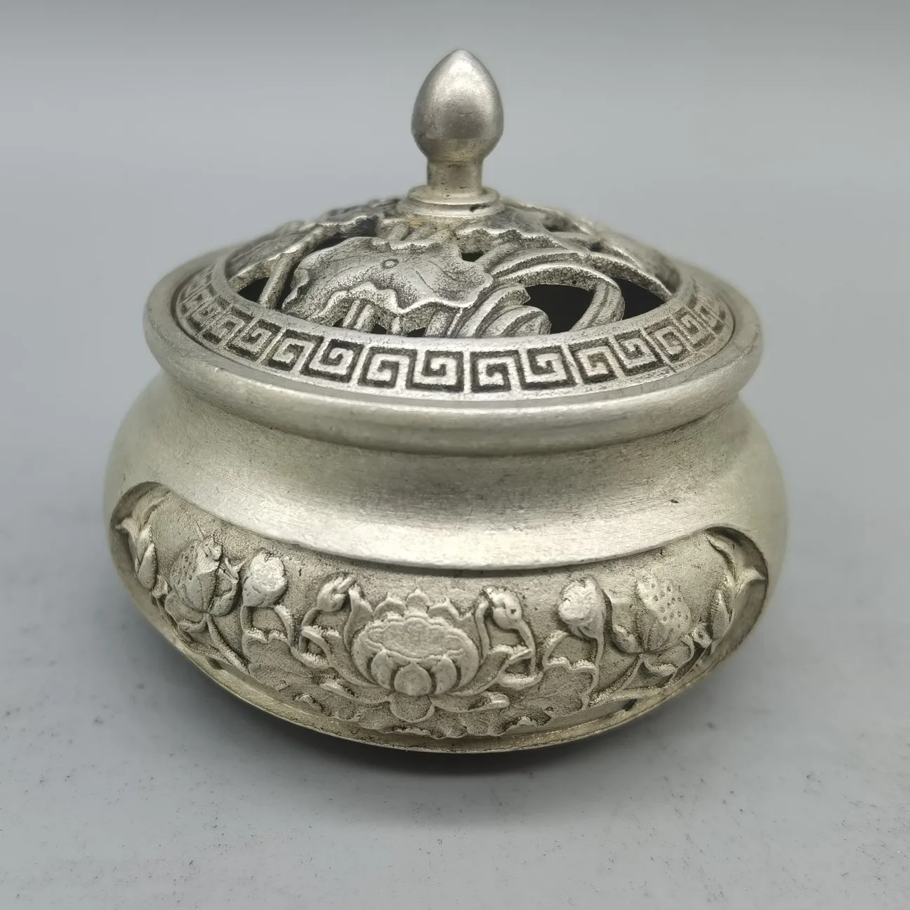 Collect China Fine Workmanship Cupronickel Sculpture Auspicious Wealth“ Rich And Honored” Incense Burner Metal Crafts Decoration
Collect China Fine Workmanship Cupronickel Sculpture Auspicious Wealth“ Rich And Honored” Incense Burner Metal Crafts Decoration