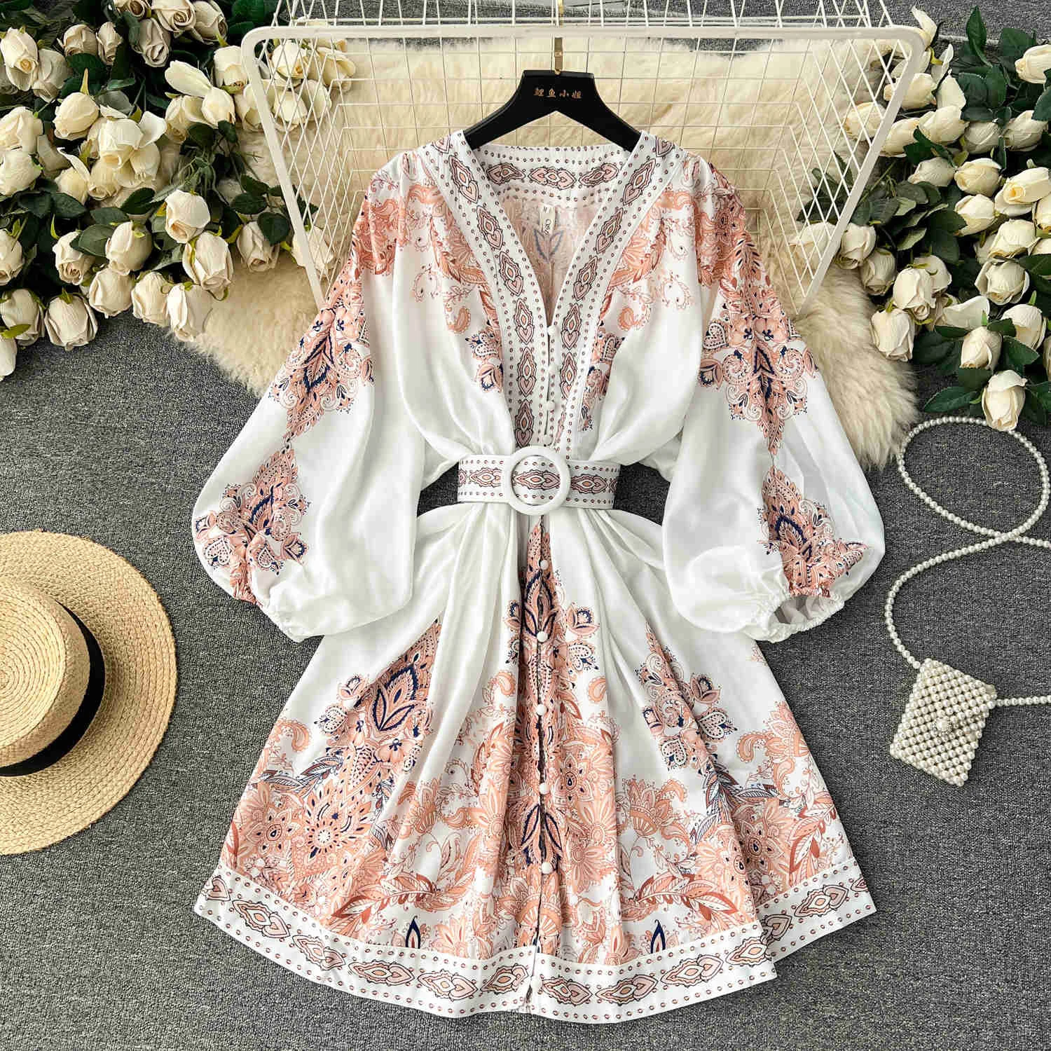 Ladies Vintage Printed V-neck Lantern Sleeves Short Dress With Waistband Slim Fit Single Breasted Europe America Formal Dresses
Ladies Vintage Printed V-neck Lantern Sleeves Short Dress With Waistband Slim Fit Single Breasted Europe America Formal Dresses