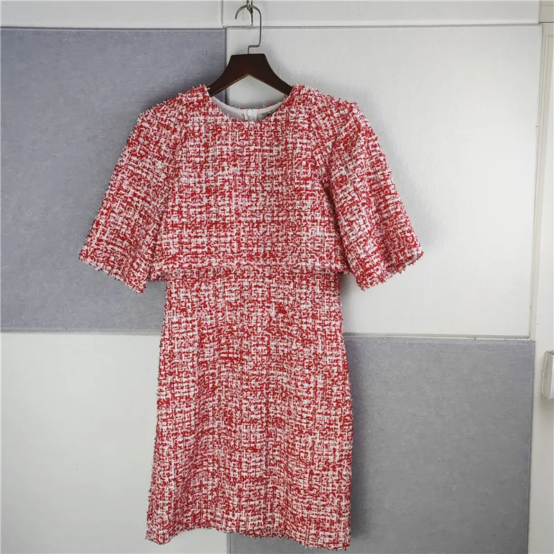 Новинка весна-лето 2023 Женское Платье приталенное яркое твидовое платье из двух частей
Новинка весна-лето 2023 Женское Платье приталенное яркое твидовое платье из двух частей