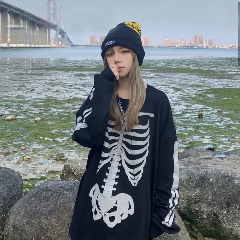 2021 New Skull Print T-Shirts Hip-hop Gothic Top Hoodies Black Tees Streetwear Harajuku Anime Tops Hoddies Y2k Women Clothing
2021 New Skull Print T-Shirts Hip-hop Gothic Top Hoodies Black Tees Streetwear Harajuku Anime Tops Hoddies Y2k Women Clothing