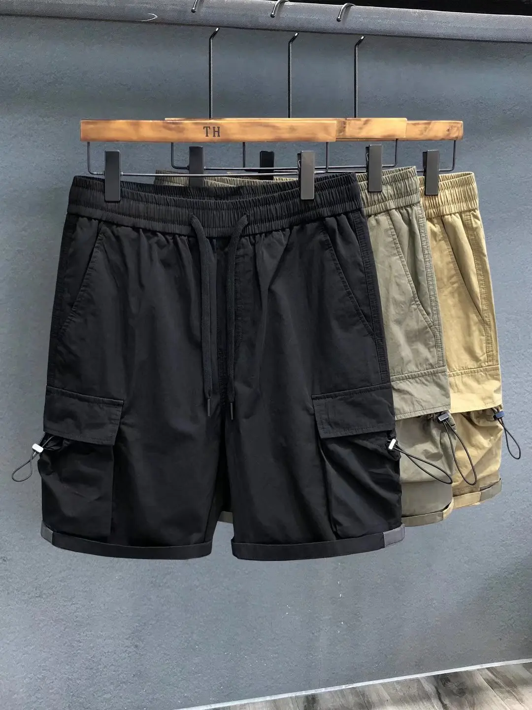 2022 Men's Summer New Solid Color Cotton Shorts Male Multi-pocket Sports Shorts Men Elastic Waist Loose Streetwear Shorts G66
2022 Men's Summer New Solid Color Cotton Shorts Male Multi-pocket Sports Shorts Men Elastic Waist Loose Streetwear Shorts G66