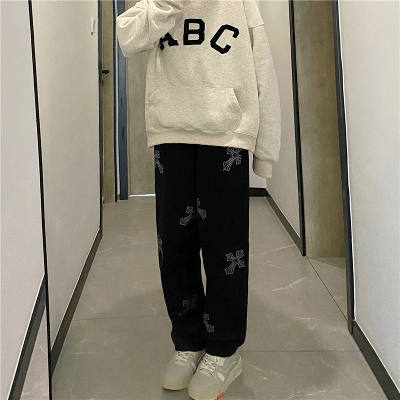 Pants High Street Cross Print Straight Jeans Men and Women Loose Tooling Ins Hip Hop Trousers Trend Streetwear Women Y2k Pants
Pants High Street Cross Print Straight Jeans Men and Women Loose Tooling Ins Hip Hop Trousers Trend Streetwear Women Y2k Pants