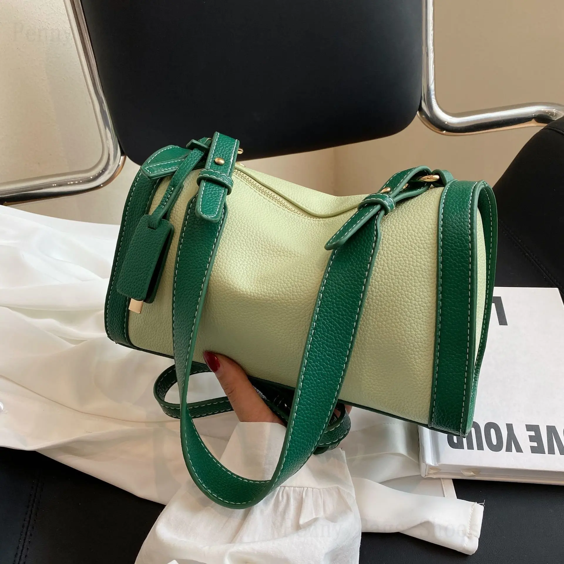 2023 New Bags For Women 2023 New Luxury Handbags Bag Strap For Crossbody Large Capacity Contrasting Color Pillow Bag For Women
2023 New Bags For Women 2023 New Luxury Handbags Bag Strap For Crossbody Large Capacity Contrasting Color Pillow Bag For Women