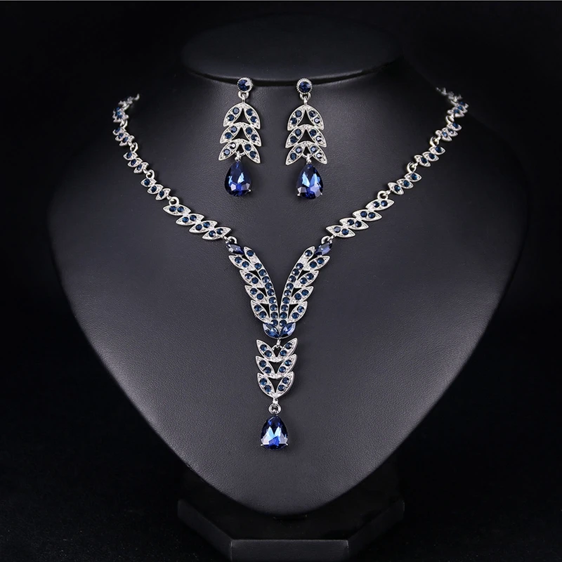 V Style Wheat Rhinestone Jewelry Sets Water Drop Pendant Necklace Earrings Set Classic Indian Crystal Bridal Jewelry Set
V Style Wheat Rhinestone Jewelry Sets Water Drop Pendant Necklace Earrings Set Classic Indian Crystal Bridal Jewelry Set