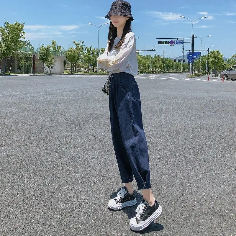 American retro flared pants women summer street letter embroidery style Korean version washed zipper slit jeans
American retro flared pants women summer street letter embroidery style Korean version washed zipper slit jeans