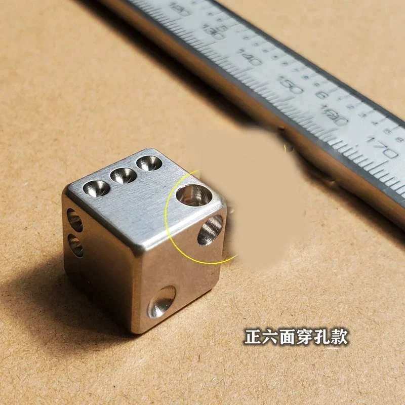 Титановые игральные кости VALYRIAN TC4 серого цвета
Титановые игральные кости VALYRIAN TC4 серого цвета