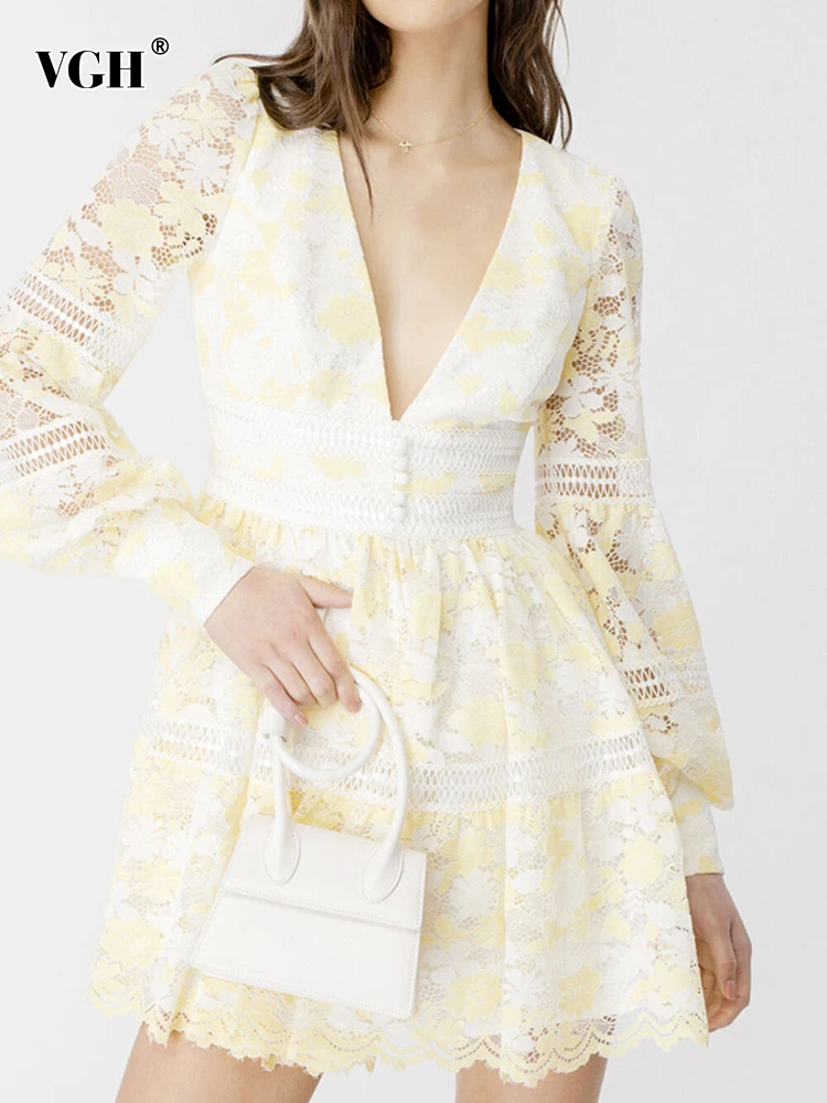 VGH Casual Lace Mini Dress For Women V Neck Long Sleeve High Waist Hollow Out Print Dresses Female Fashion Clothing Summer 2023
VGH Casual Lace Mini Dress For Women V Neck Long Sleeve High Waist Hollow Out Print Dresses Female Fashion Clothing Summer 2023