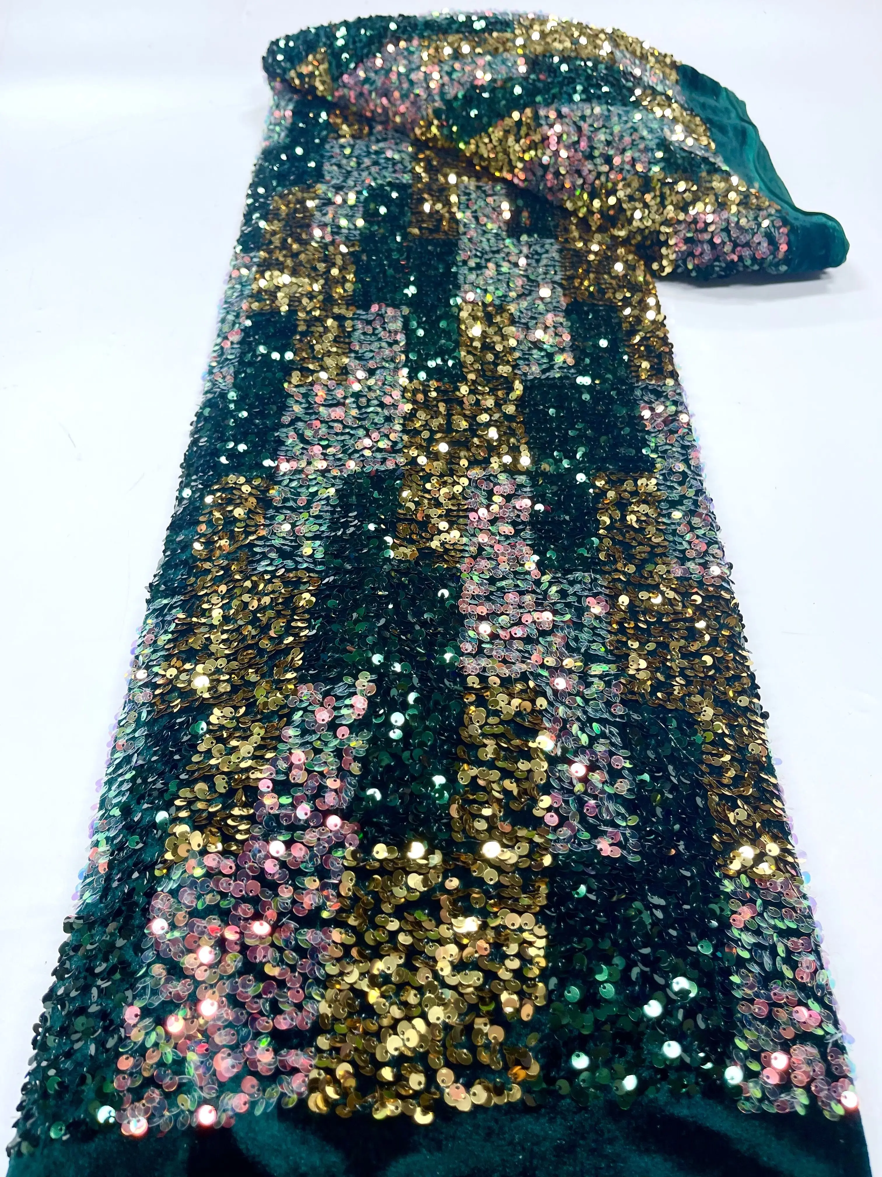 Nigeria's latest velvet Lace fabric size 5 / piece High quality 2022 African Lace Fabric belt colored sequins for party dresses
Nigeria's latest velvet Lace fabric size 5 / piece High quality 2022 African Lace Fabric belt colored sequins for party dresses